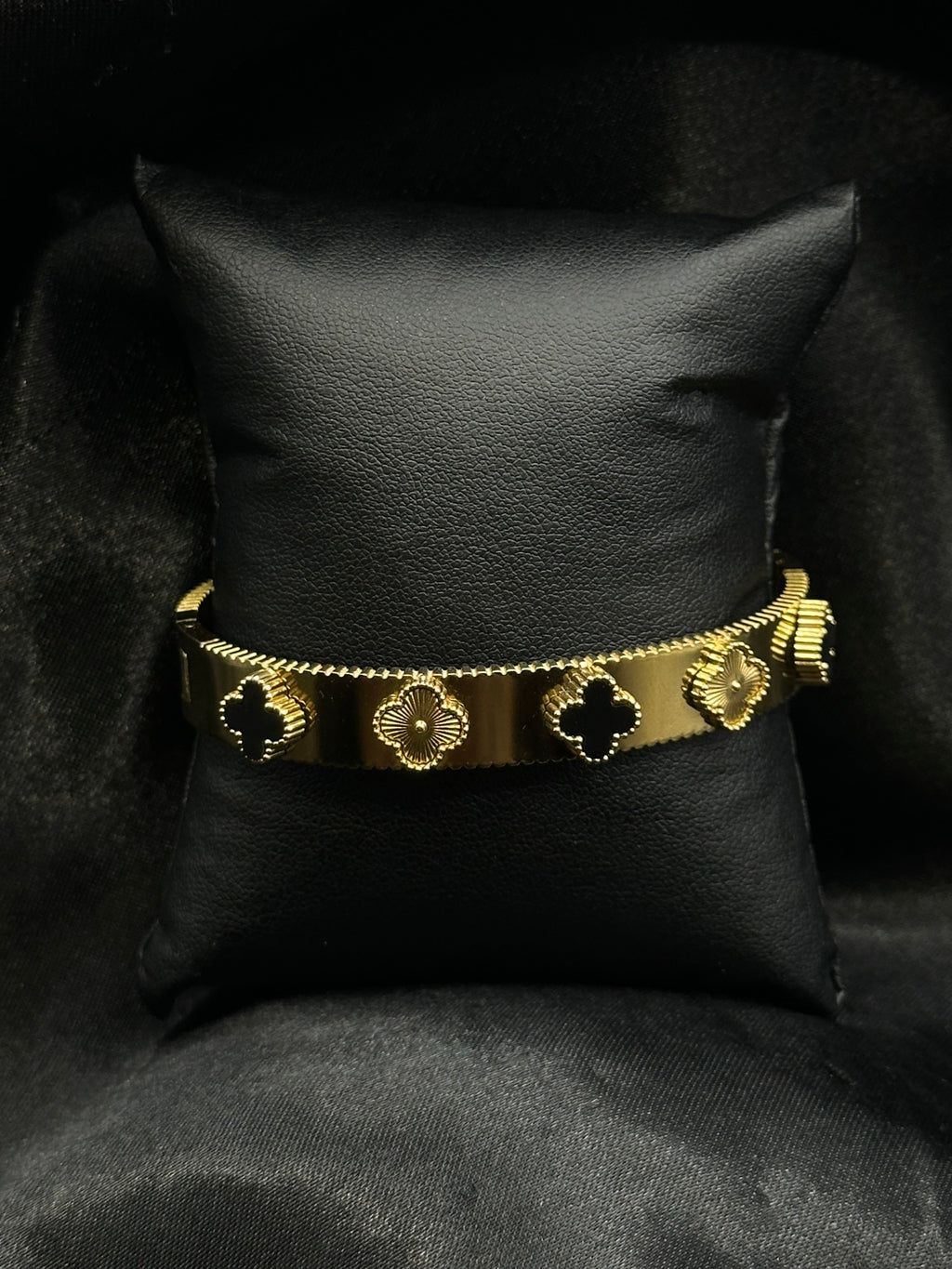 Clover Bangle Bracelet