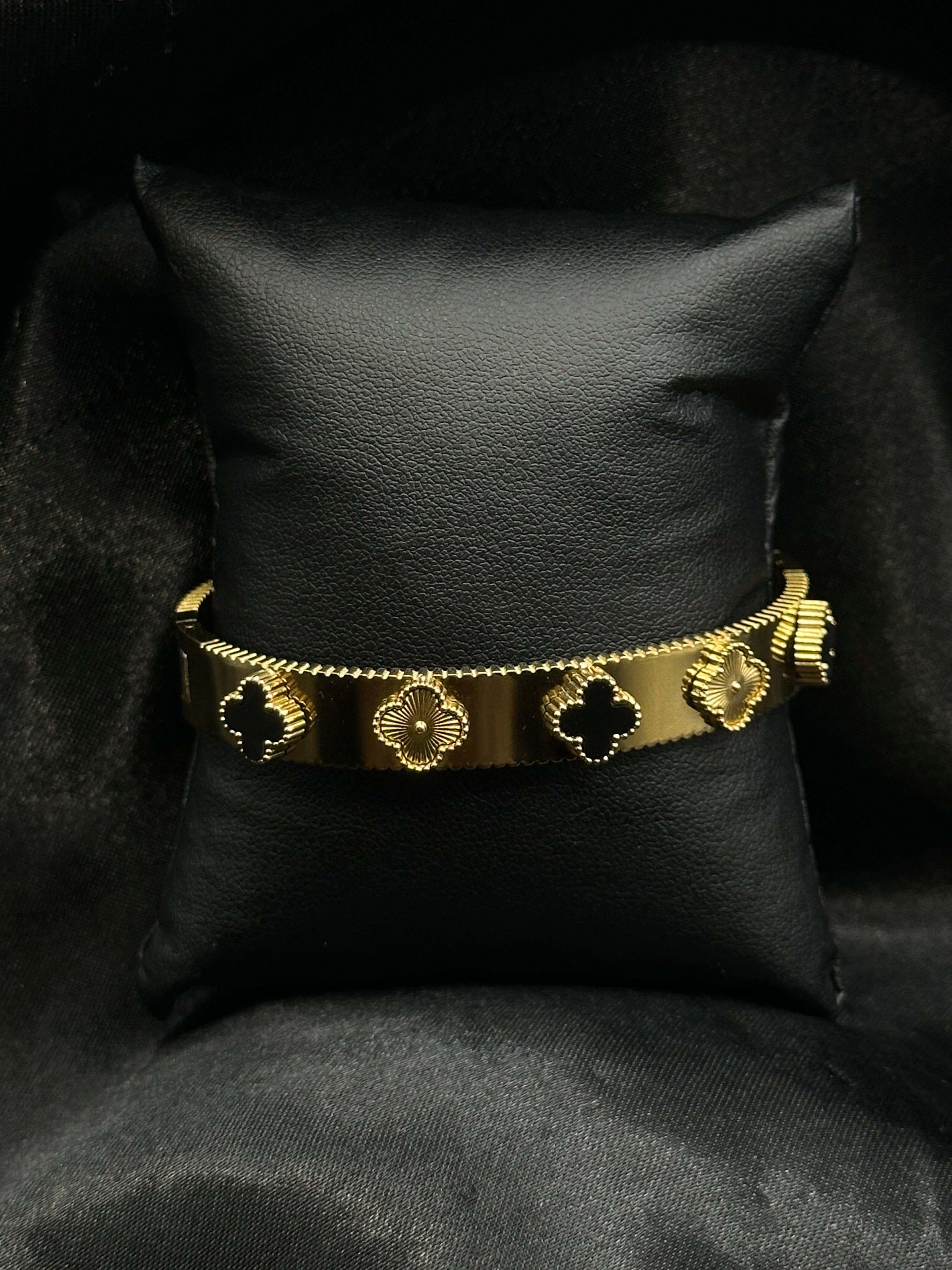 Clover Bangle Bracelet