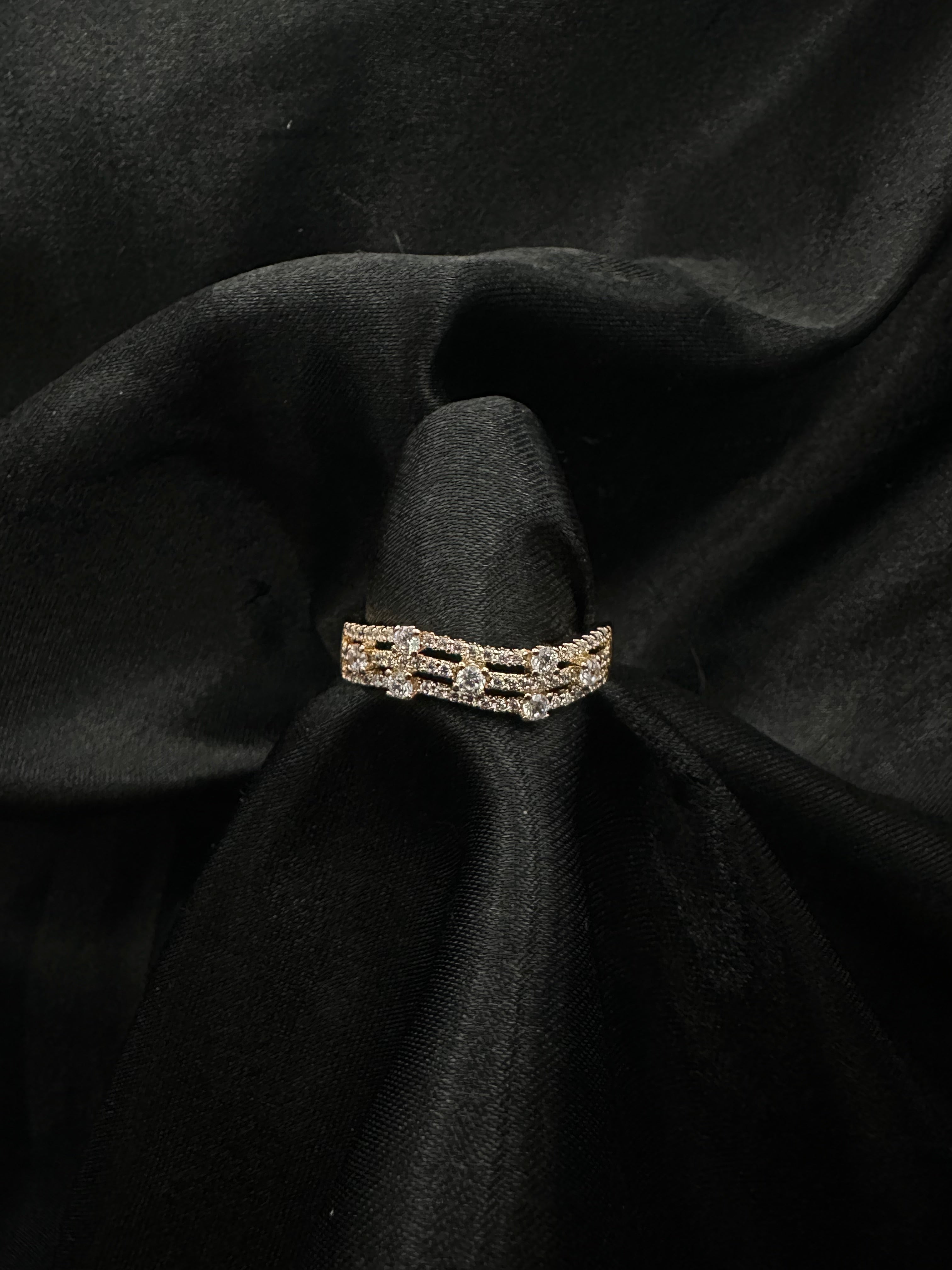Wavy Diamond Ring