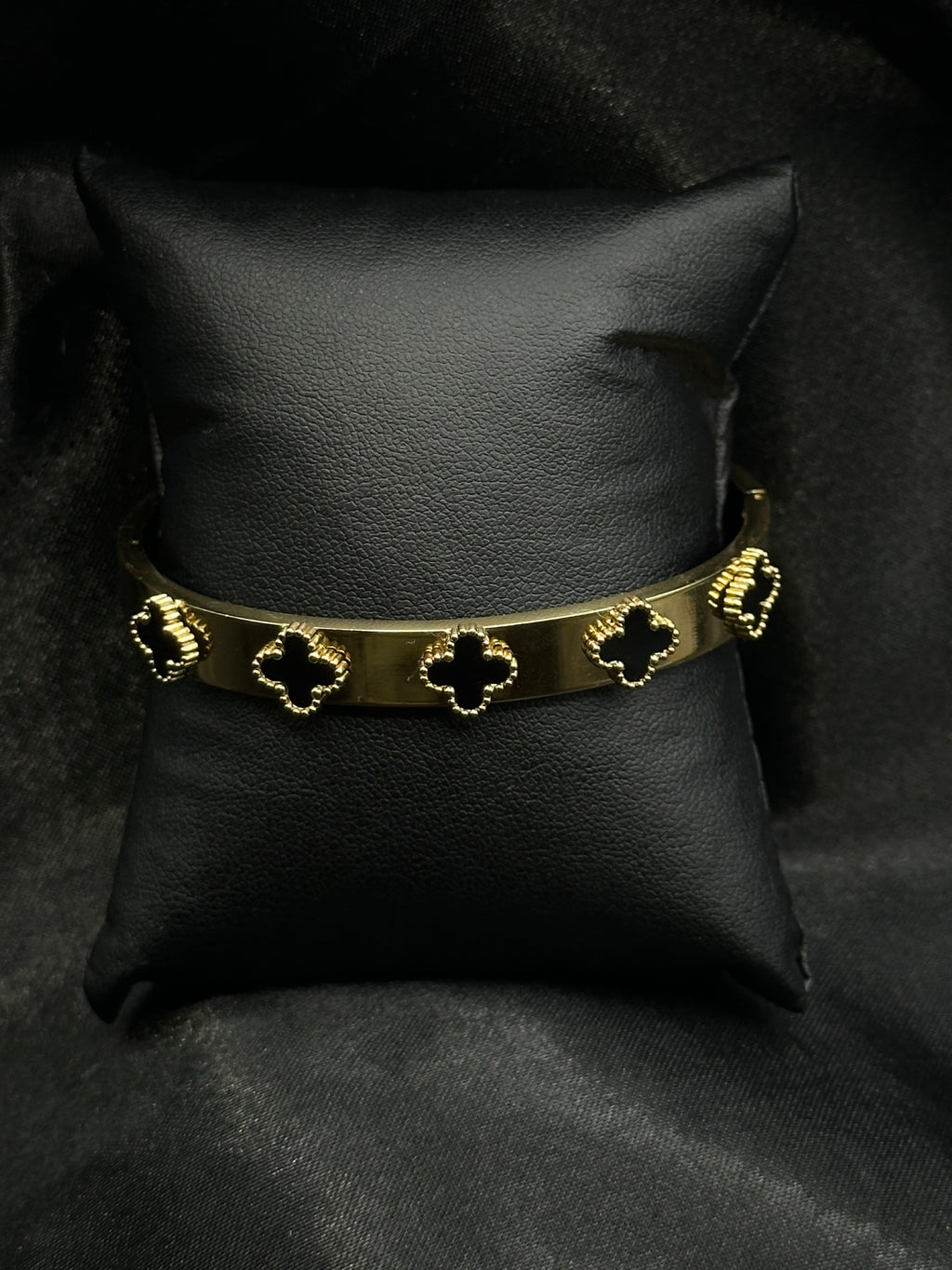 Clover Bangle Bracelet